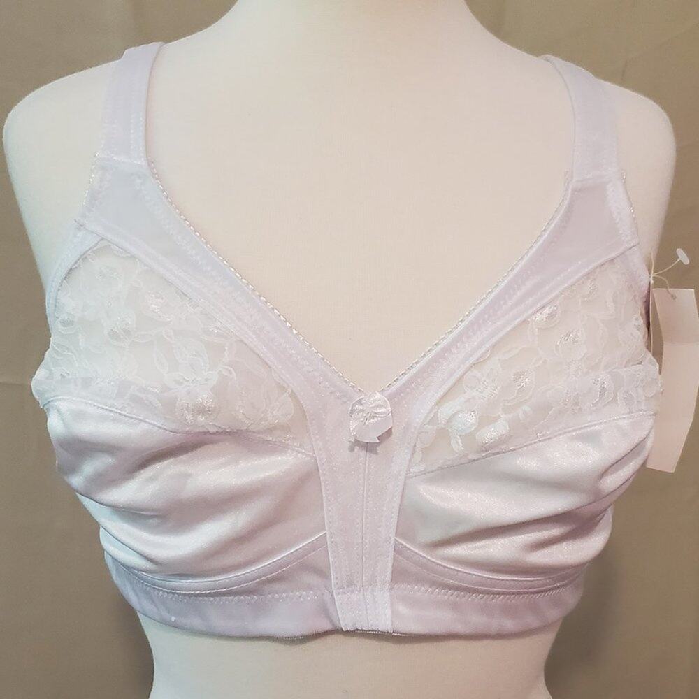 Valmont White Easy Comfort Wireless Lace Accented Bra 42DD